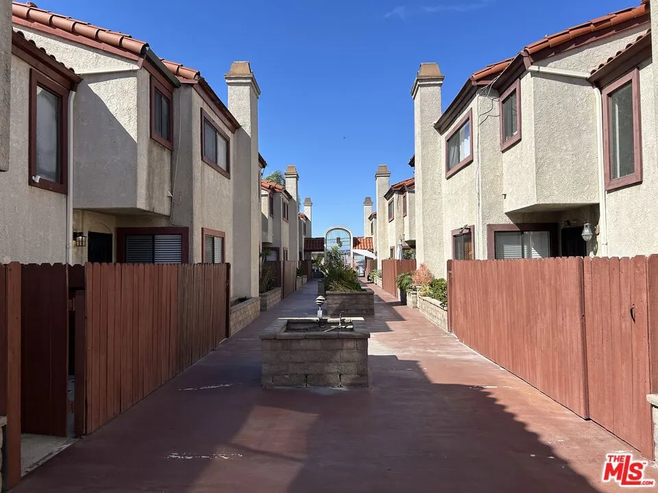 1450 W 146th Street 14, Gardena, California 90247 home-pic-24